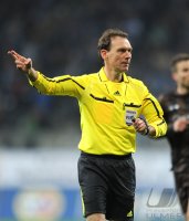 Fussball 2. Bundesliga:  Schiedsrichter Florian Meyer