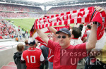 Fussball 2. Bundesliga: Fan im RheinEnergie Stadion