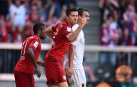 Fussball 1. Bundesliga Saison 15/16: FC Bayern Muenchen - FC Augsburg
