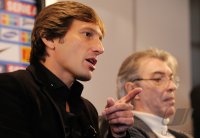 FUSSBALL  International CHL 10/11: Trainer LEONARDO (Inter Mailand)