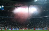 FUSSBALL INTERNATIONAL CHL VIERTELFINALE 12/13: JUVE Fans