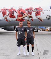Fussball Audi Football Summer Tour USA 2016 FC Bayern Muenchen; Franck Ribery mit FCB Flieger