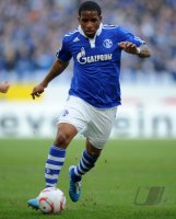 Fussball: 1. Bundesliga Saison 2010/2011: FC Schalke 04, FARFAN Einzelaktion