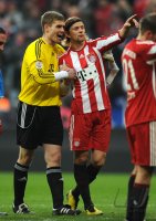 Fussball 1. Bundesliga : (v. li.) Thomas Kraft mit Anatoliy Tymoshchuk (FC Bayern Muenchen)