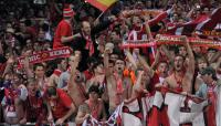 FUSSBALL  International CHL 2009/2010   :  JUBEL  FANS FC Bayern  Muenchen