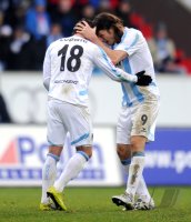 2. Fussball Bundesliga: (v. li.) 1860 Jubel nach dem Tor zum 1:1, Alexander Ludwig, Djordje Rakic