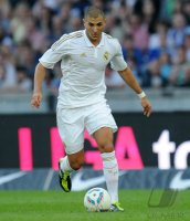 Fussball International, Testspiel: Real Madrid, BENZEMA am Ball