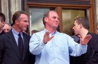 Fussball: Karl Heinz Rummenigge mit Manager Uli Hoeness (v. li)