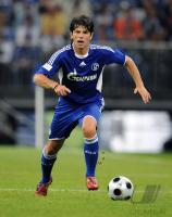 Fussball 1. Bundesliga, FC Schalke 04: KOBIASHVILI Einzelaktion am Ball