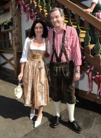 FUSSBALL 1. BUNDESLIGA: Karl Hopfner mit Frau  Anne Kroehl (FC Bayern Muenchen)