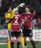 Fussball 1. Bundesliga : (v. li.) FCN JUBEL mit Torwart Raphael Schaefer, Timmy Simons, Philipp Wollscheid