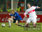 Fussball 1. Bundesliga: Bielefeld - Stuttgart, Zweikampf