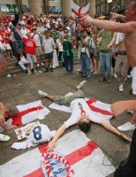 Fussball WM 2006:   England  FANS auf dem Stuttgarter Schlossplatz