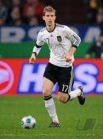 Fussball, International, Freundschaftsspiel: Deutschland, MERTESACKER am Ball