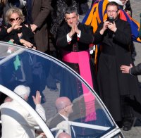 Papst Benedikt XVI letzte Generalaudienz auf dem Petersplatz
