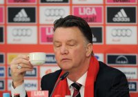 Fussball DFB Pokal 10/11 :  Trainer Louis van Gaal (FC Bayern Muenchen)