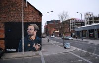 Fussball CHL 18/19 Achtelfinale: Trainer Klopp (FC Liverpool) als Wandmalerei
