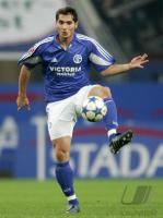 Fussball 1. Bundesliga: Schalke, ALTINTOP Einzelaktion am Ball