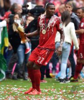 Fussball, 1. Bundesliga  Saison 13/14: Jubel FC Bayern Muenchen mit Schale