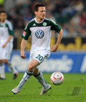 Fussball: 1. Bundesliga Saison 2010/2011: VfL Wolfsburg, RIETHER am Ball