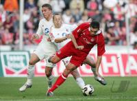 Fussball 1. Bundesliga: Koeln - Bayern, Zweikampf