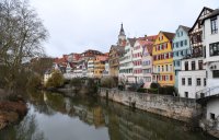 Stadtansicht Neckarfront Tuebingen mit Stiftskirche