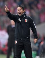 Fussball DFB Pokal 2. Runde 16/17: FC Bayern Muenchen - FC Augsburg