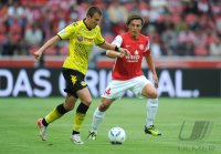 Fussball 1. Bundesliga : Kevin Grosskreutz (li, Borussia Dortmund) gegen Julian Baumgartlinger (re, 1. FSV Mainz 05)