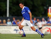 FUSSBALL, 1. BUNDESLIGA, SAISON 2010/2010: Schalke: METZELDER Einzelaktion