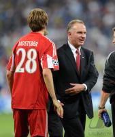 Fussball Champions League Finale: Holger Badstuber mit Karl Heinz Rummenigge (v. li., FCB)
