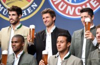 Fussball 1. Bundesliga 15/16: FC Bayern Muenchen