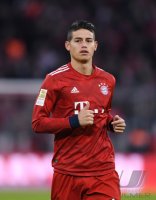 Fussball 1. Bundesliga Saison 18/19: FC Bayern Muenchen - VfB Stuttgart