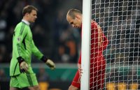 FUSSBALL, DFB Pokal Halbfinale: Manuel Neuer und Arjen Robben (FC Bayern Muenchen)