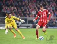 Fussball 1. Bundesliga Saison 17/18: FC Bayern Muenchen - VfL Wolfsburg
