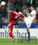 Fussball Uefa-Cup: Bochum - Luettich, Zweikampf