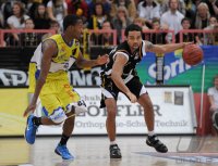 Basketball  1. Bundesliga  10/11  Walter Tigers Tuebingen - Phoenix Hagen