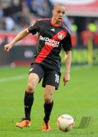 Fussball: 1. Bundesliga Saison 2010/2011: Leverkusen, SAM am Ball