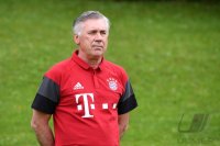 Fussball 1. Bundesliga 2016/2017: Fototermin beim FC Bayern Muenchen