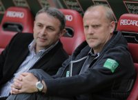 Fussball 1. Bundesliga  Saison 2010/2011: Trainer Schaaf (SV Werder Bremen) und Sportdirektor  Allofs (SV Werder Bremen)