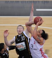 Basketball 1. Bundesliga 2011/2012:  Walter Tigers Tuebingen - FC Bayern Muenchen