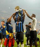 Fussball Champions League Finale: JUBEL Sulley Muntari, Mario Barwuah Balotelli (v. li., Inter)