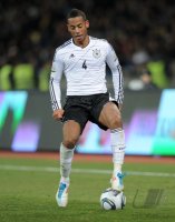 FUSSBALL INTERNATIONALES TESTSPIEL:  Ukraine - Deutschland, AOGO am Ball