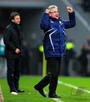 Fussball: 1. Bundesliga Saison 2010/2011: Leverkusen - Stuttgart