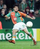 Fussball CL: Bremen, VALDEZ Einzelaktion am Ball