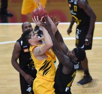 Basketball 1. Bundesliga 16/17 Hauptrunde: Walter Tigers Tuebingen - Rasta Vechta