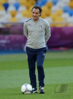 FUSSBALL INTERNATIONAL EURO 2012 FINALE :  Trainer Cesare Prandelli (Italien)