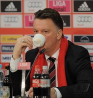 Fussball DFB Pokal 10/11 :  Trainer Louis van Gaal (FC Bayern Muenchen)