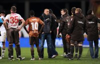 Fussball 1. Bundesliga : (v. li.) PAULI Enttaeuscht Charles Takyi, Trainer Holger Stanislawski