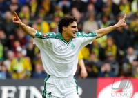 FUSSBALL JUBEL Bremen : Paul Stalteri erzielt das 0-1