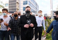 Tesla-Chef Elon Musk besucht Biopharma-Unternehmen Curevac